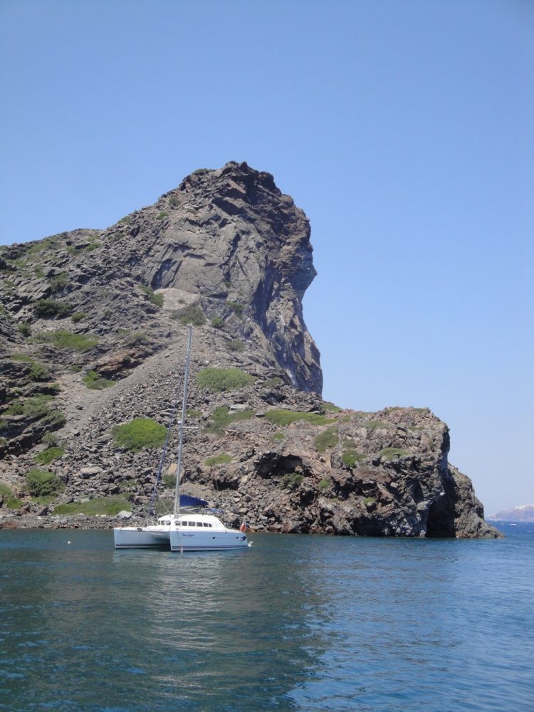 "Blue Lagoon" in Dina's Bay. Santorini Sailing