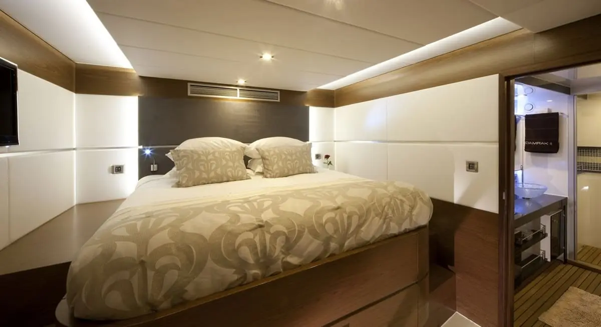 Marter Bedroom of Damrak II - Sunreef Yachts Set Luxury