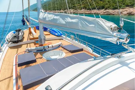 Yacht rental bellamare deck