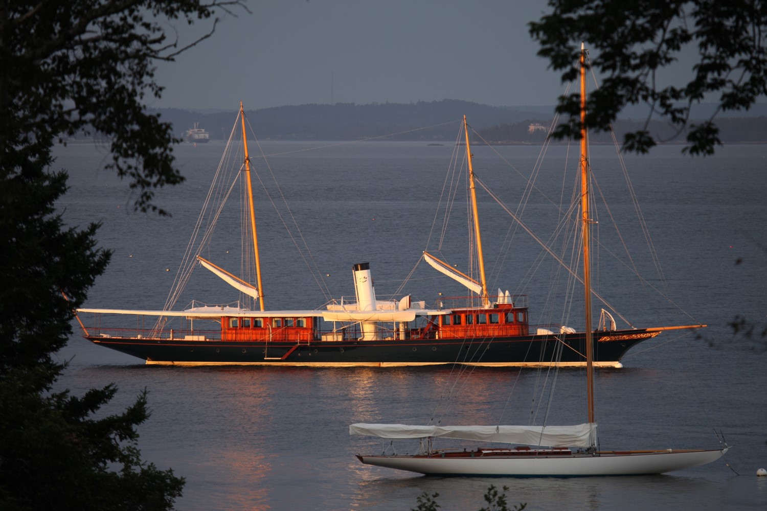Cangarda Classic Maine Yacht Charter