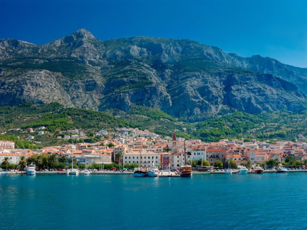 Road trip from Dubrovnik to Split passing the Makarska region