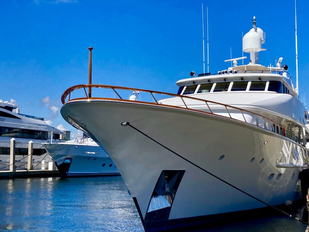 Bahamas motor yacht Rena available for charter