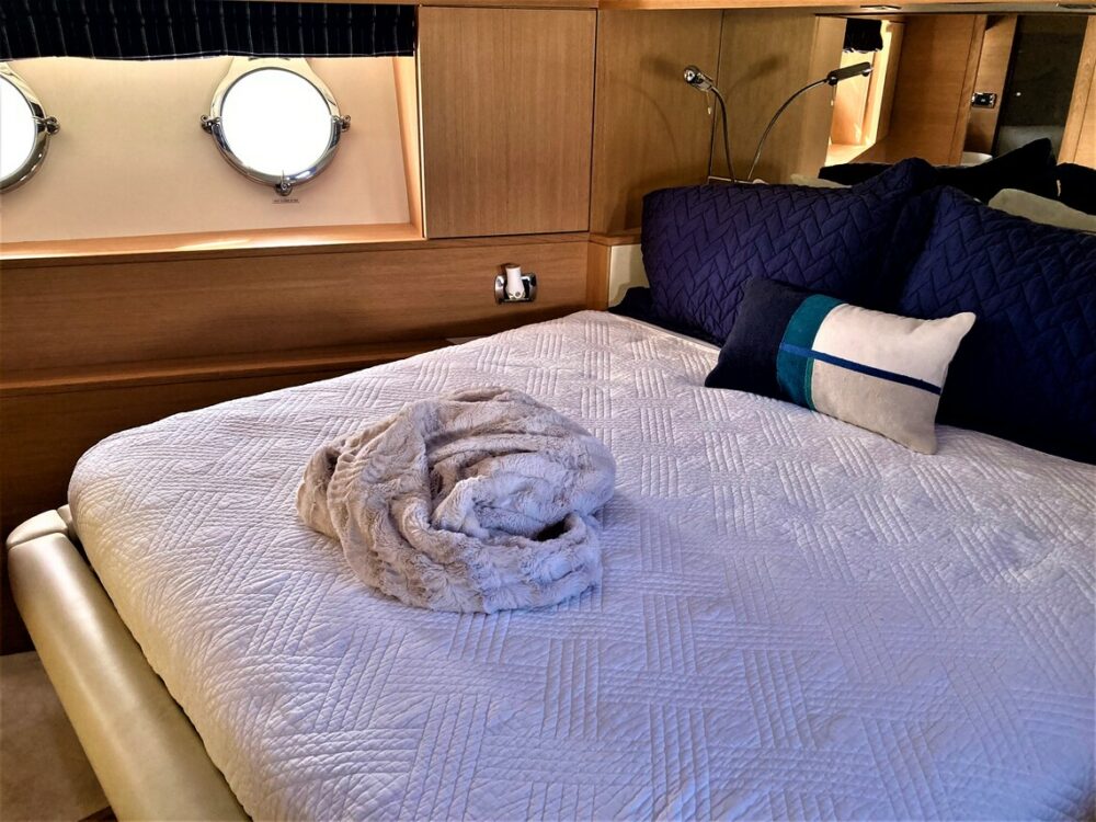 M/Y Therapy's guest  cabin