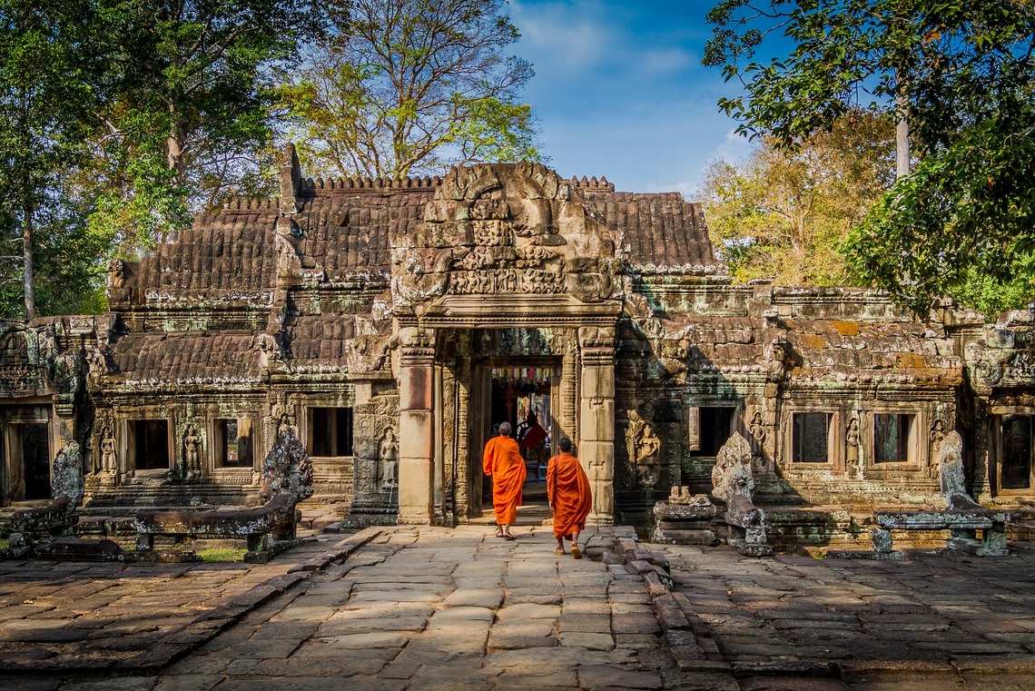 Buddhist Monks in front of Angkor Wat, Cambodia, Asia