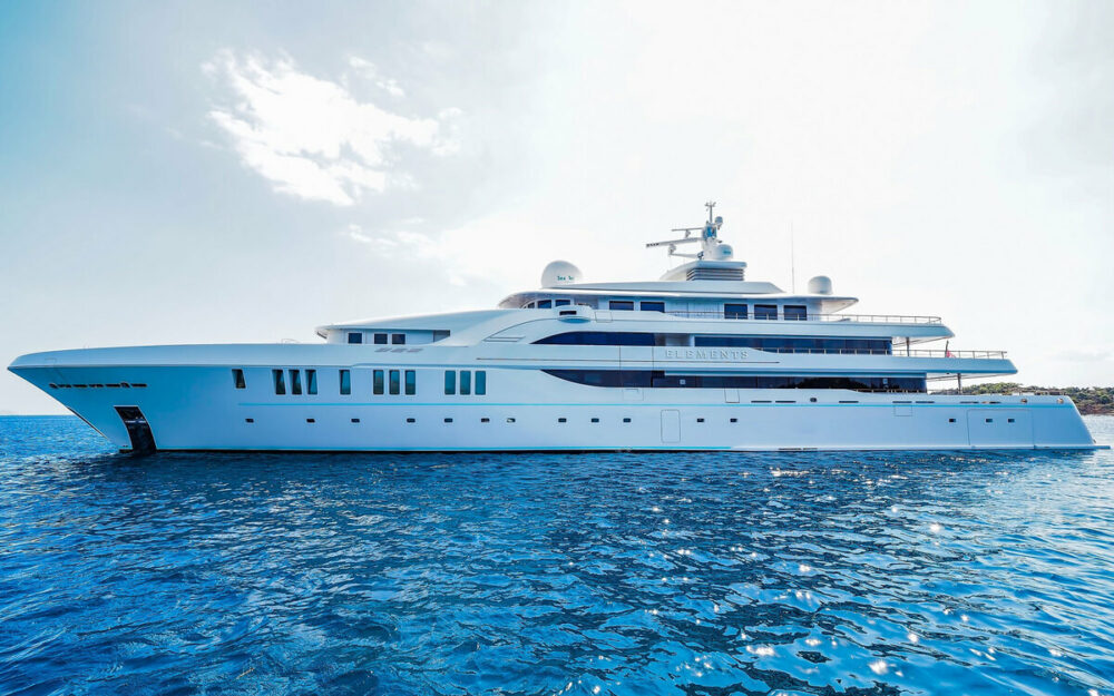 Superyacht ELEMENTS for Christmas Charter