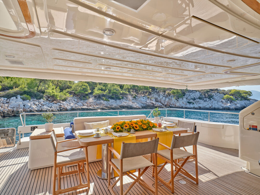Alfresco Dining on a Greece motor yacht charter