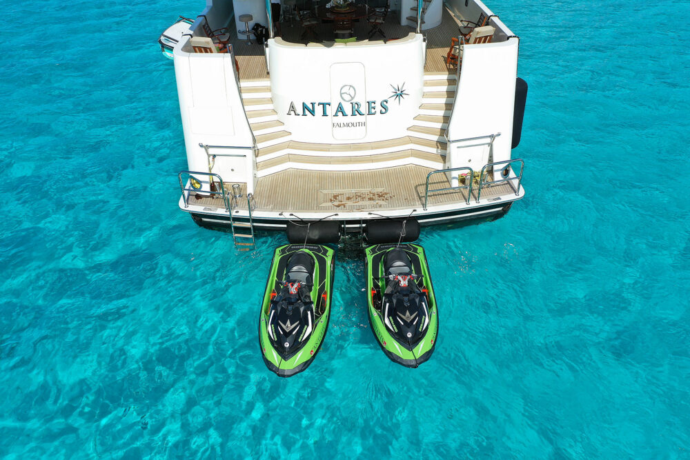 Motor Yacht Antares water toys