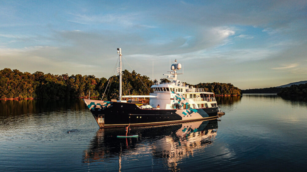 Motor-Yacht DARDANELLA at anchor in French Polynesia