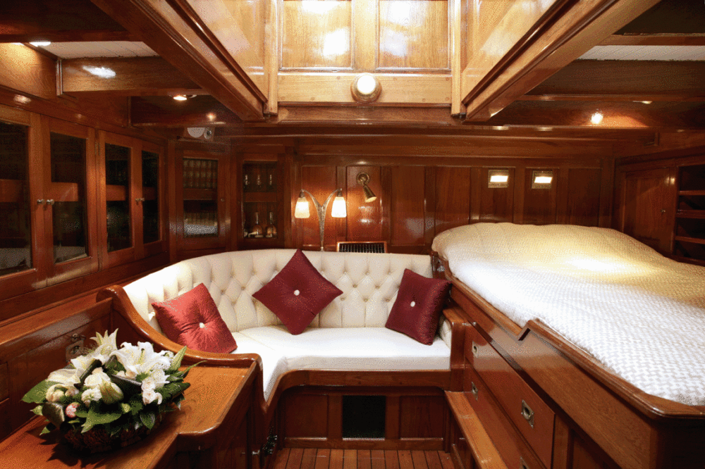 Master Stateroom on Aello yacht in Greece