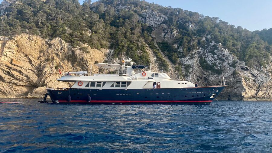 ibiza motor yacht charter