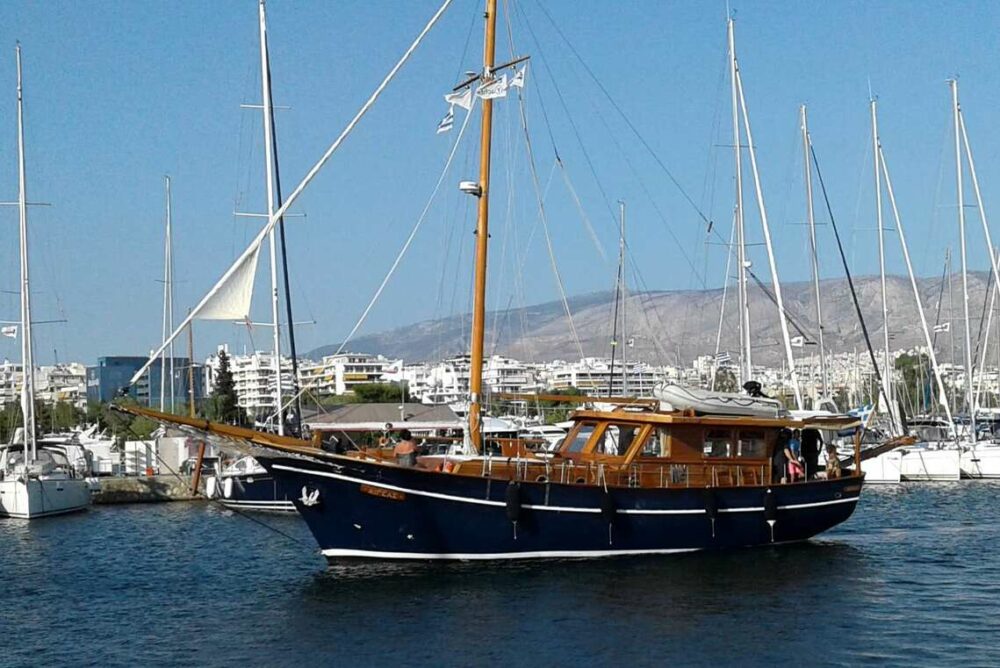 Greece sailing yacht charter AEGEAS