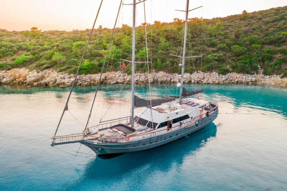 last minute yacht charter greece