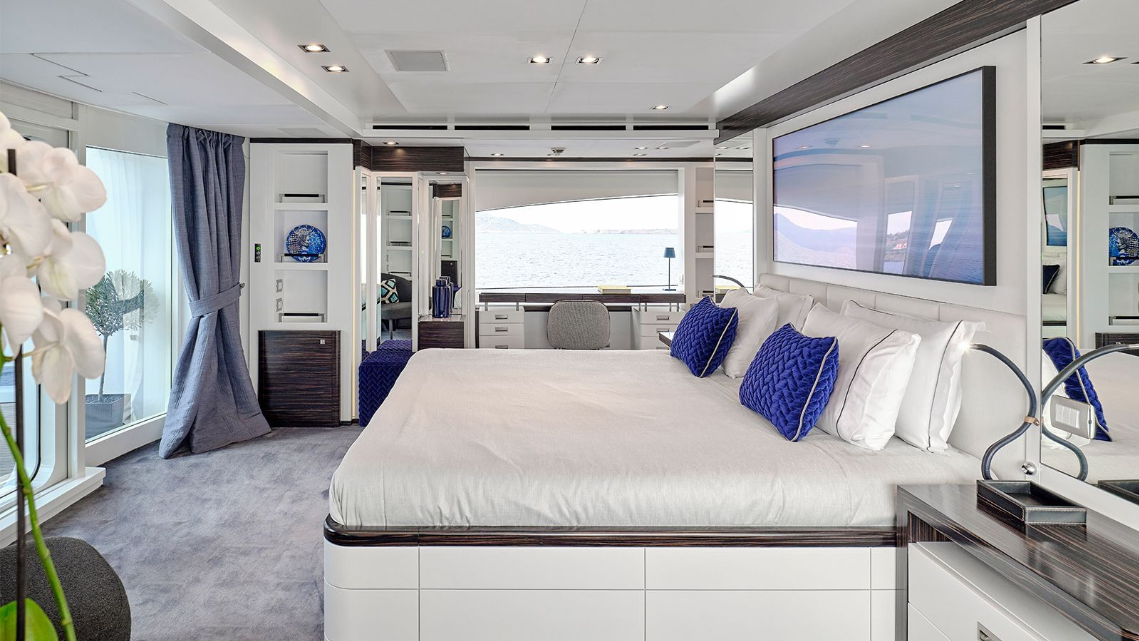 Greece yacht charter AFRICA I's spacious stateroom