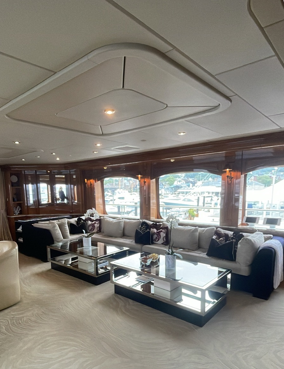 Lounge area - yacht charter New England