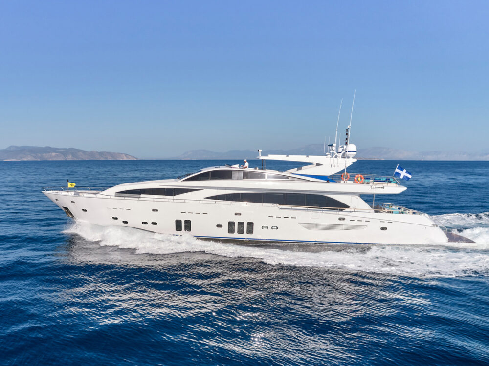 greek motor yacht hakuna matata