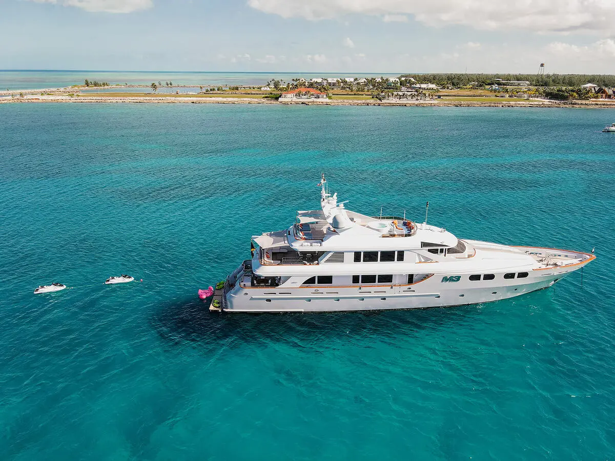Bahamas Motor Yacht Charter M3 | Special