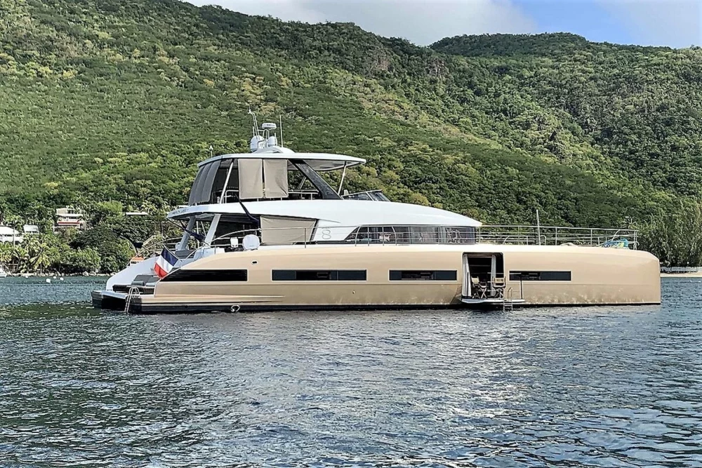 luxury yacht charter costs, Power catamaran Frenchwest