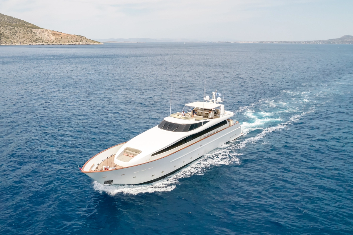 yacht charter vacations