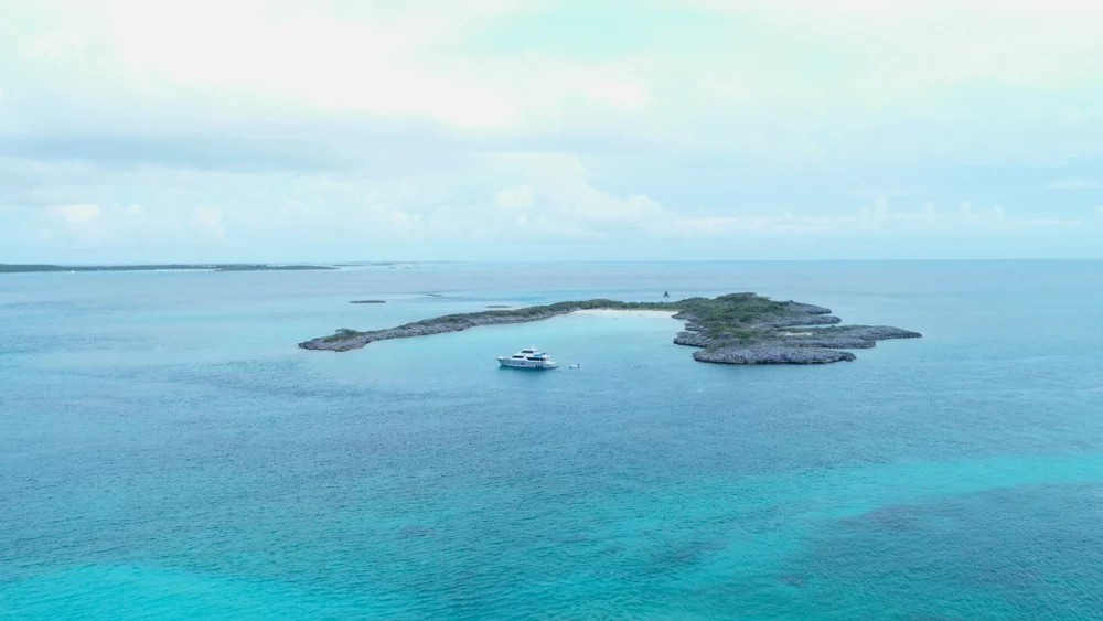 Motor Yacht Charter in the Exuma Islands, Bahamas.