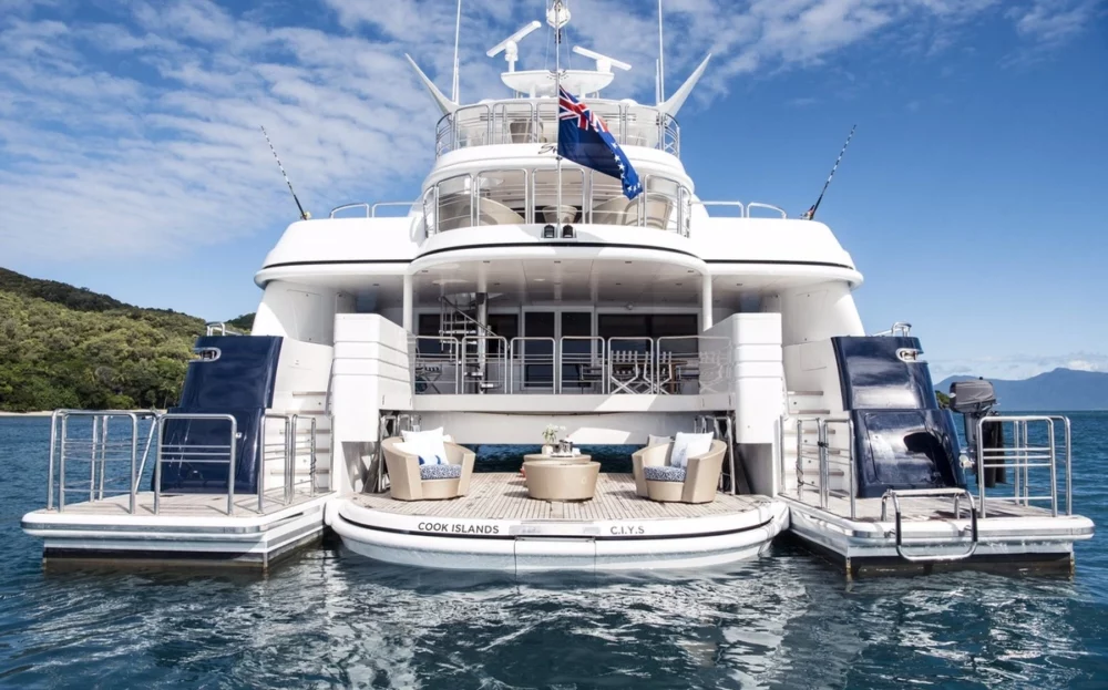 Luxurious Beach Club of Motor-Yacht SPIRIT