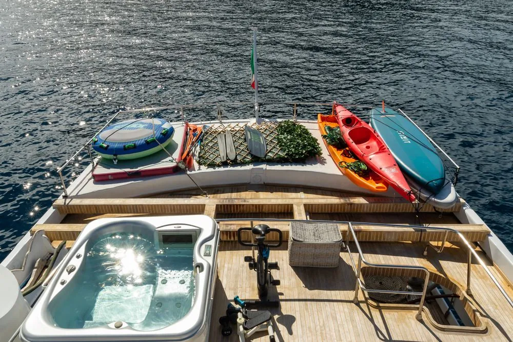 enjoy a yacht rental in italy aboard NAFISA