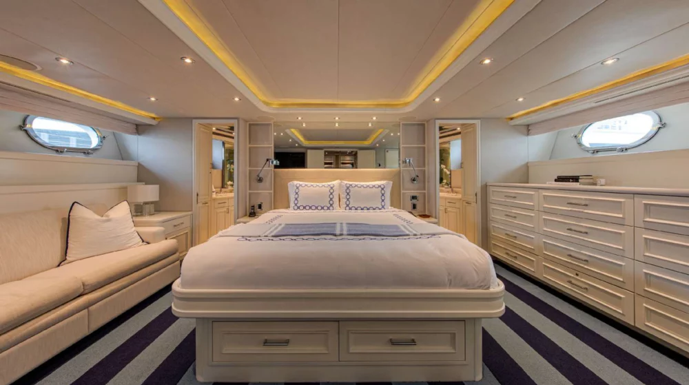 Spacious Cabin Aboard Newport Luxury Yacht SPIRIT