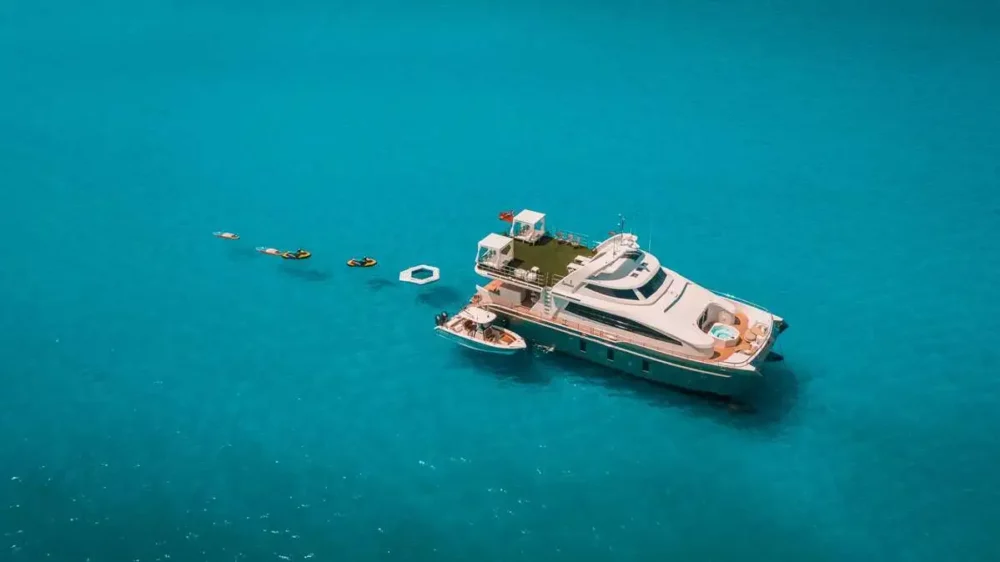bahamas power catamaran charters