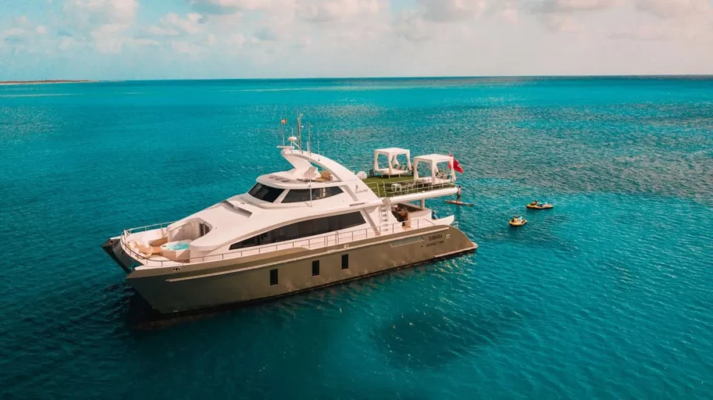 power catamaran rental Bahamas