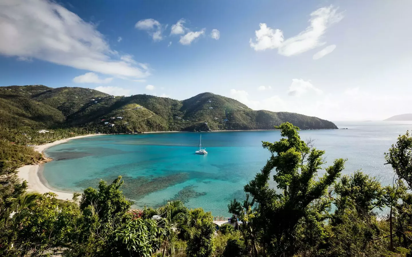 Luxury BVI yacht charter