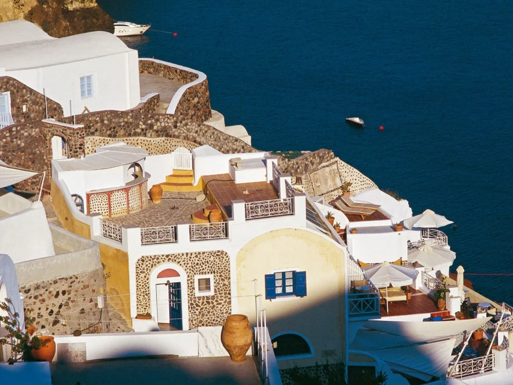 Cycladic islands charter itineraries