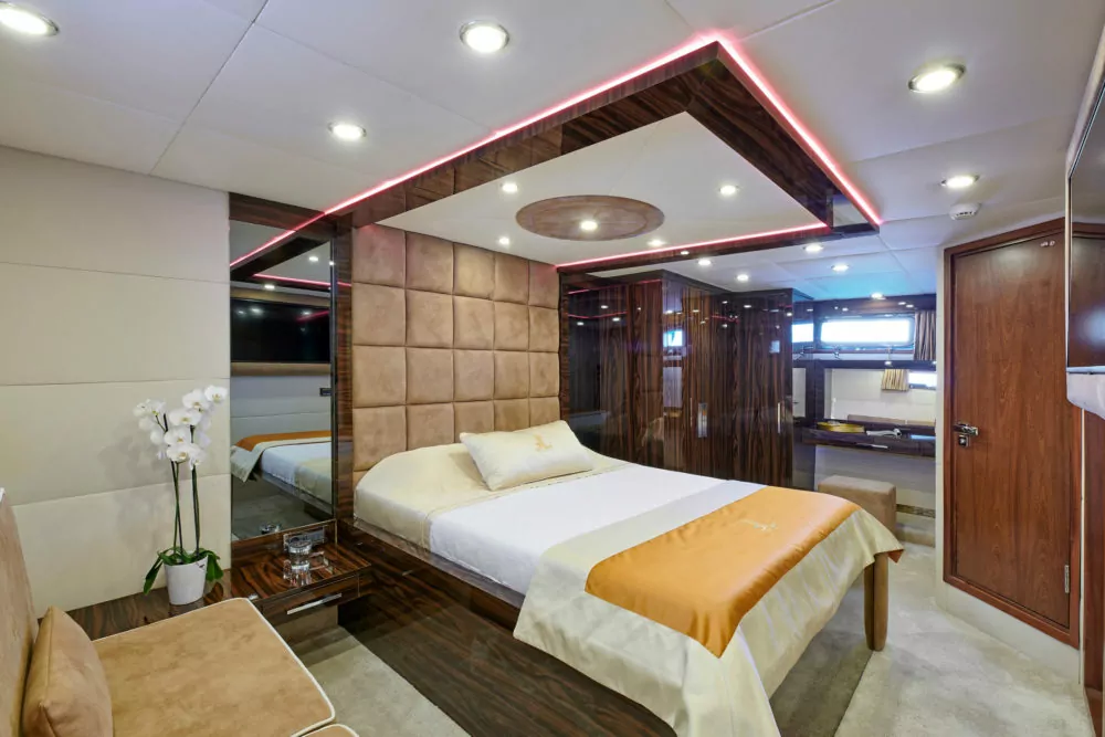 Spacious Cabin on Greek Motor-Yacht WIDE-LIBERTY