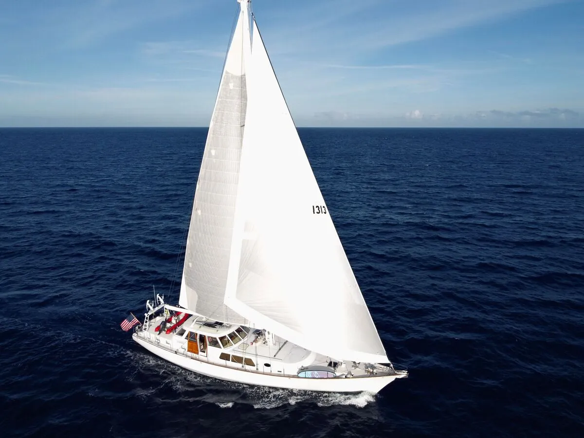 S/Y August Maverick on of the Caribbean Sailing charters