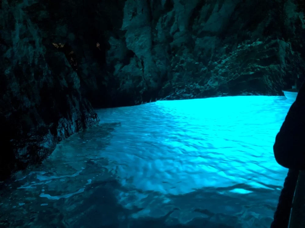 bisevo blue cave