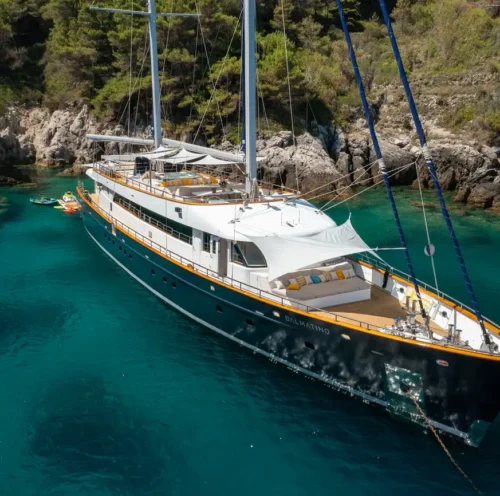 Motorsailer Yacht