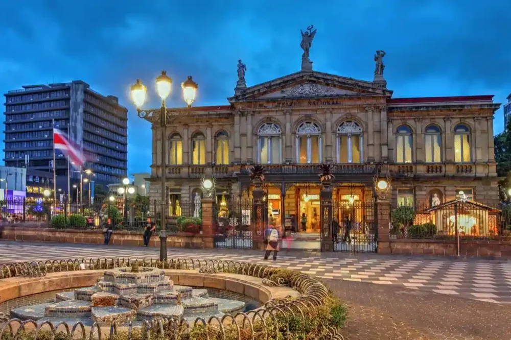 costa rica nightlife and bars