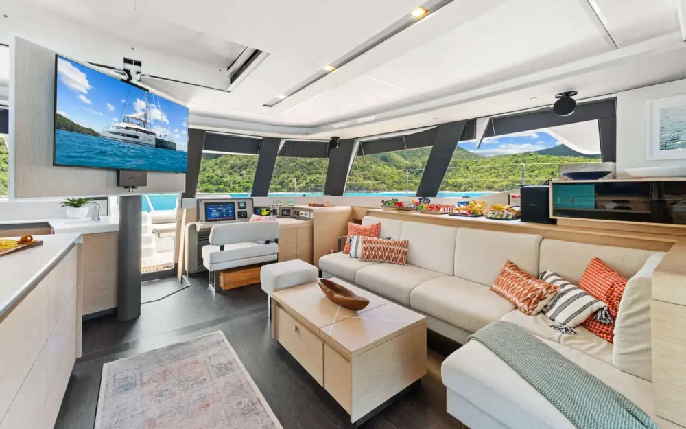Hourglass Main Saloon