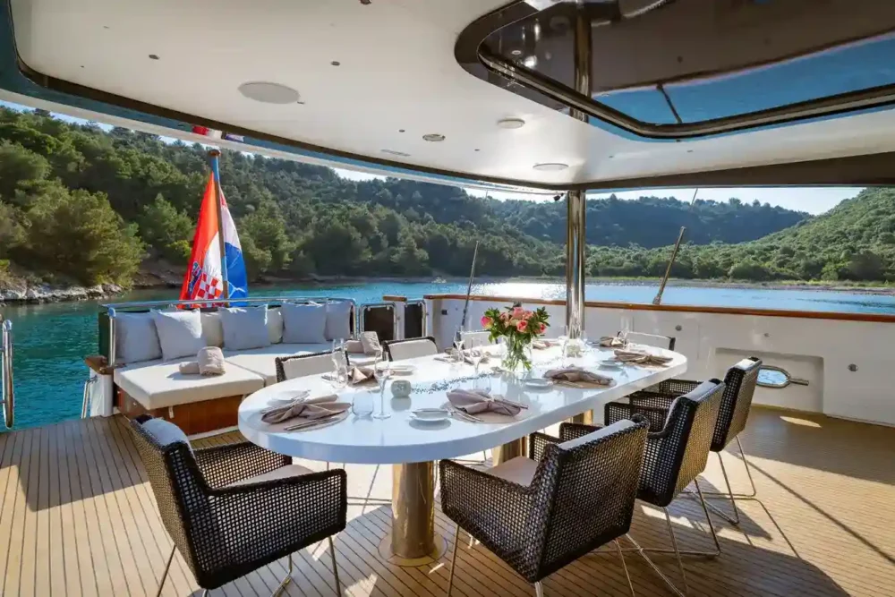 Croatia Motor sailer alfresco