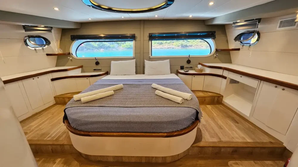Arni Gulet Charter