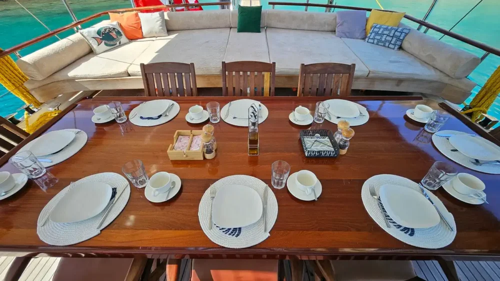 Arni dining