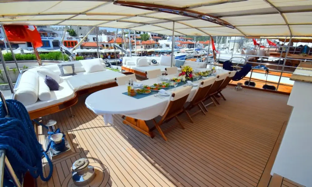 Perla del mar alfresco dining