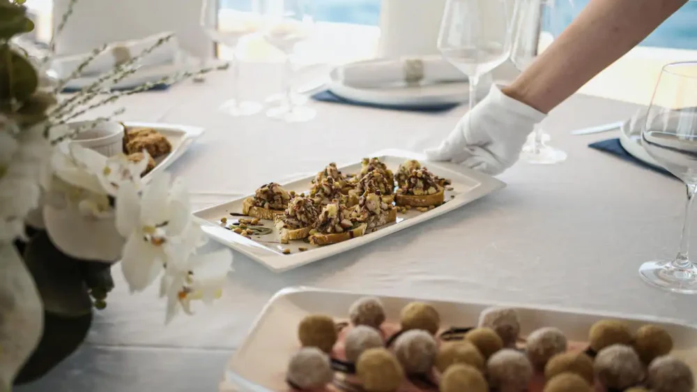 Gourmet meals aboard Aurum sky