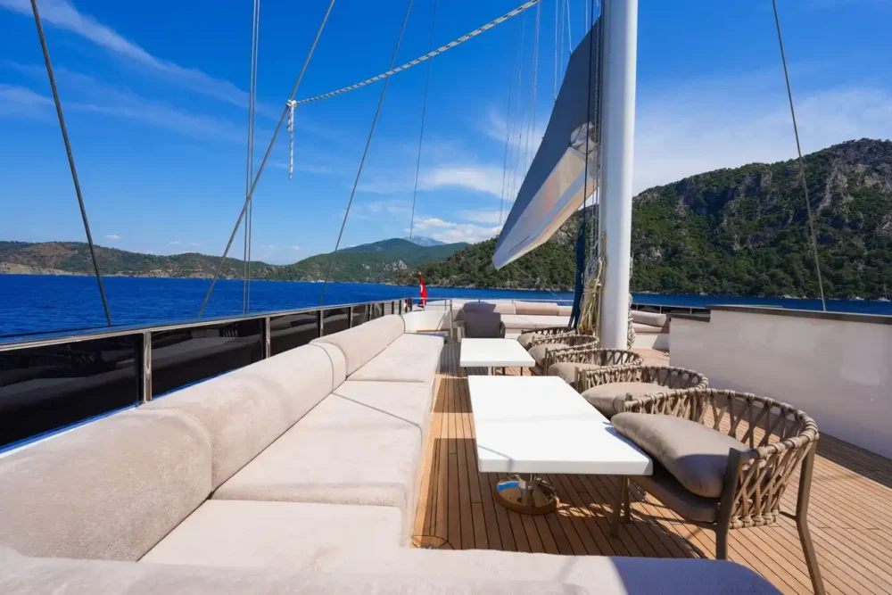 King of the sea motorsailer deck