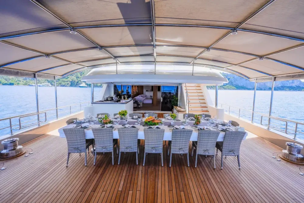 King of the sea motorsailer