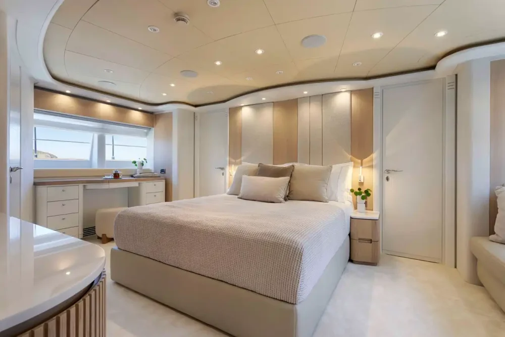 main cabin - motor yacht 