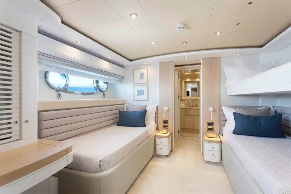 twin cabin - motor yacht