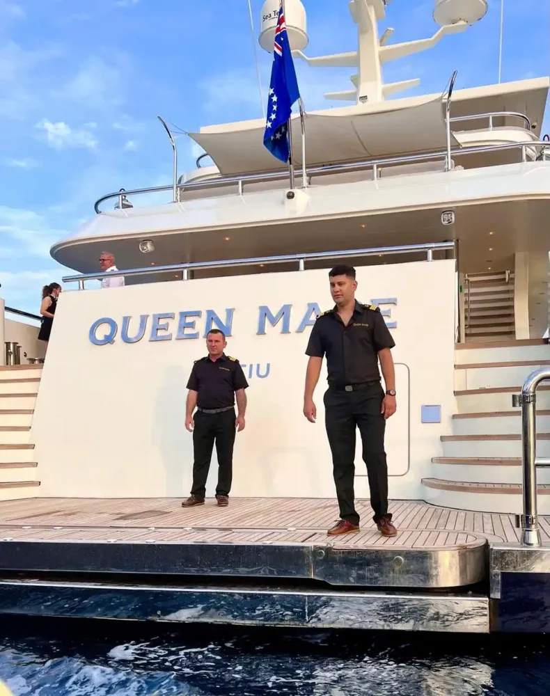 queen mare crew