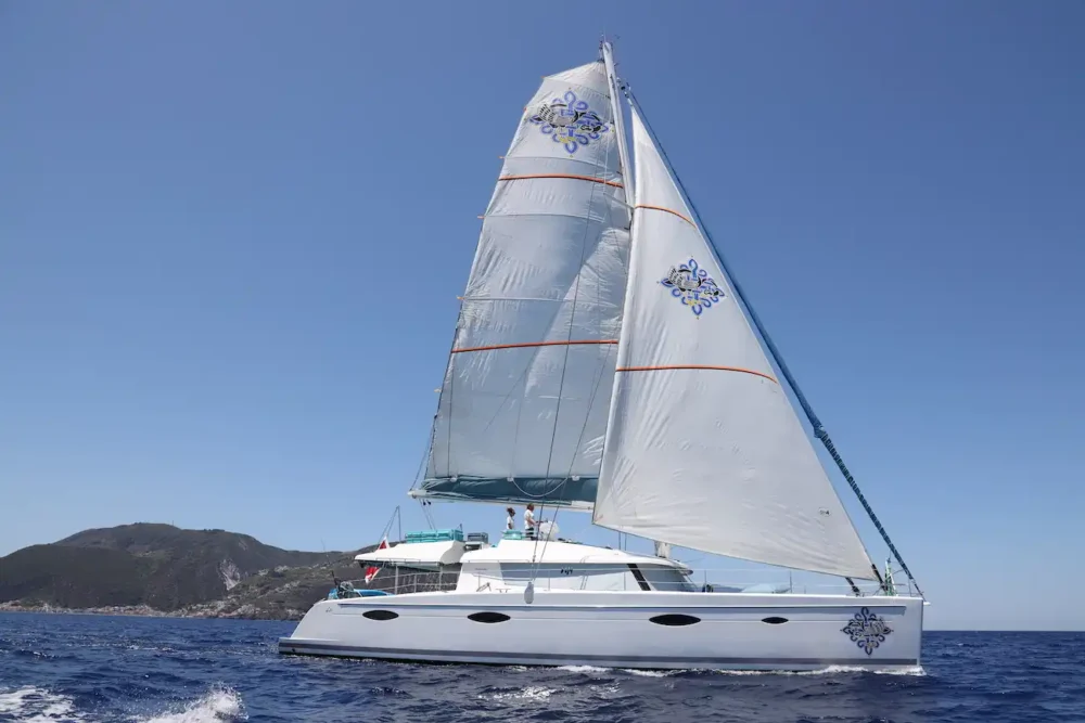 LIR sailing yacht