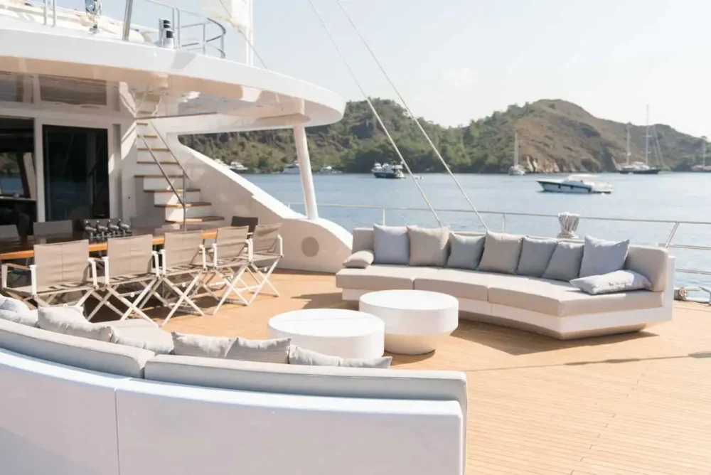 All About u 2 Motorsailer deck