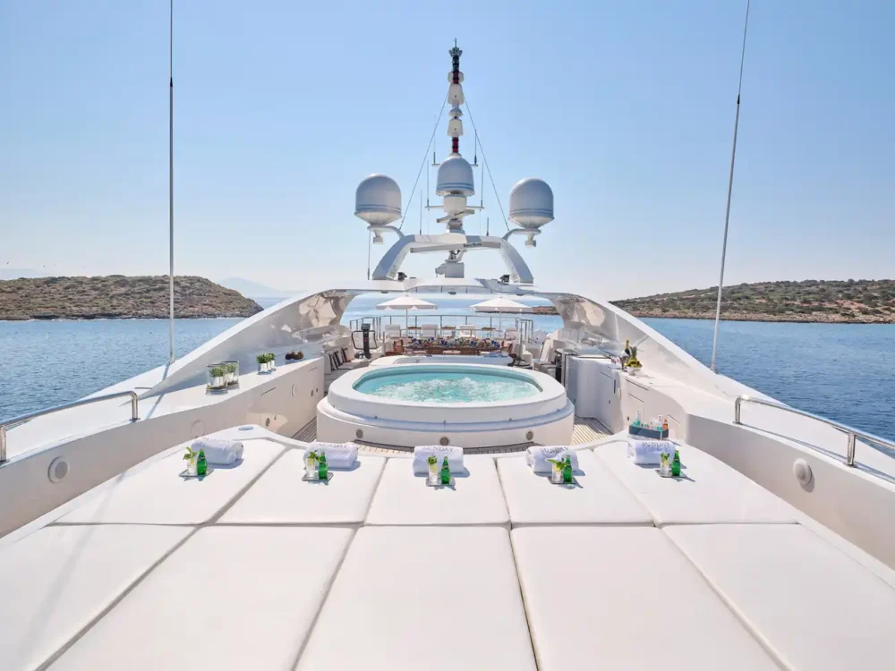 12-Guest Motoryacht in Greece - Sunday
