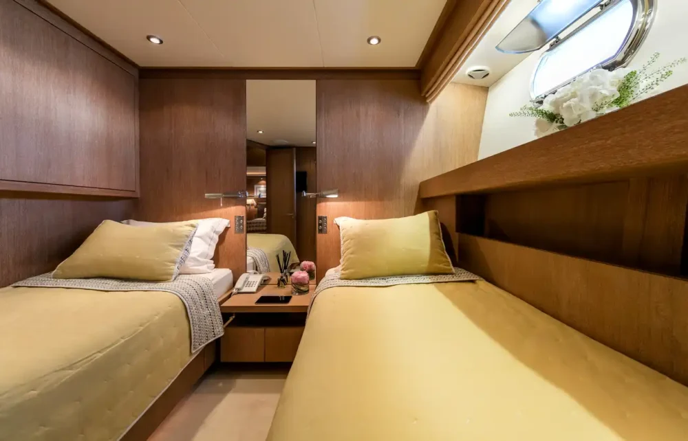 Alexia Greece Motor Yacht - twin cabin